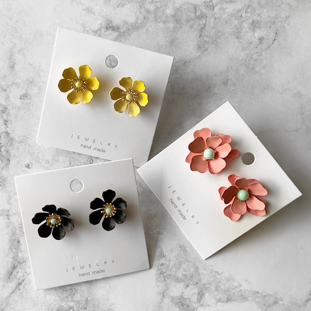 Megan Flower Stud Earrings in Coral and Mint - Picture 3 of 5